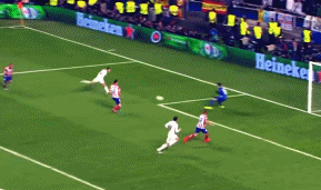 每体：杰拉德·马丁在左中卫上的表现，比其当左后卫时更亮眼